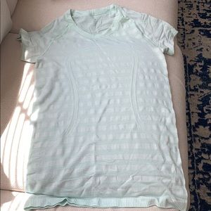 Lululemon T shirt